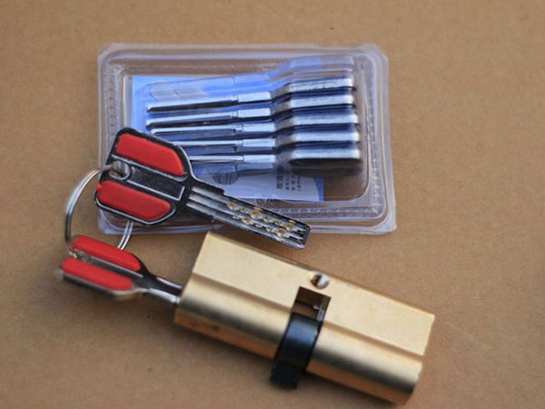 梁河24小时上门开锁公司