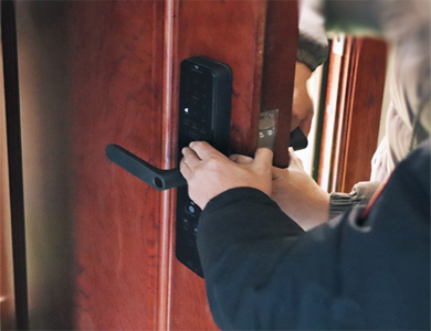 梁河24小时上门开锁公司